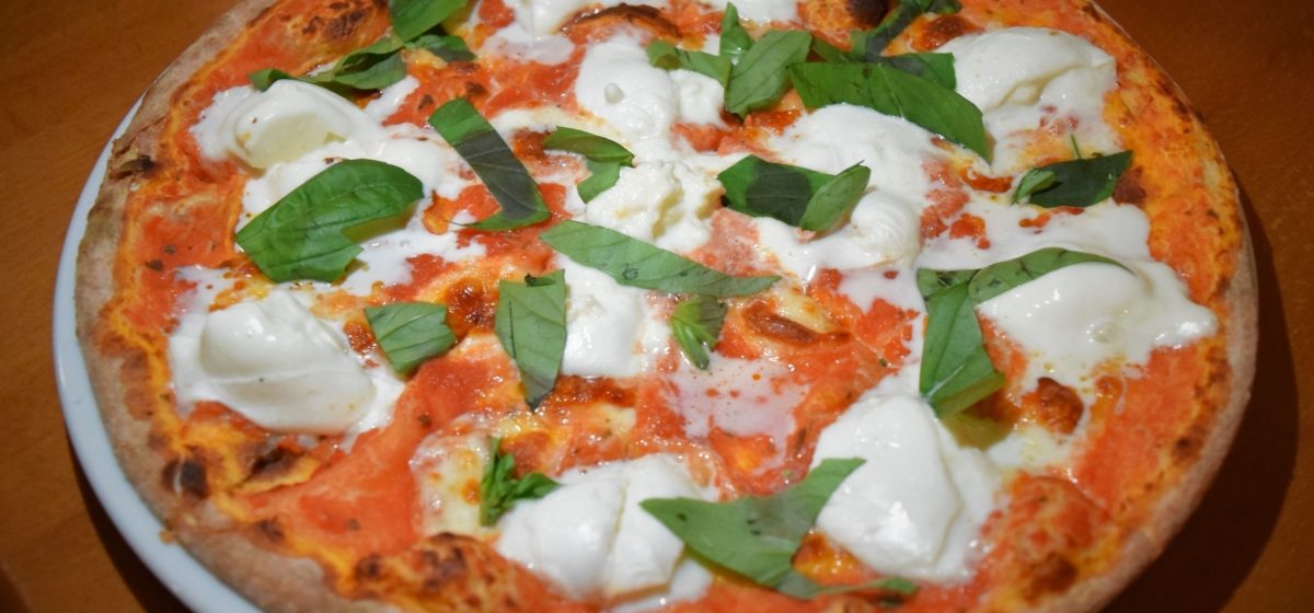 pizzeria pera asmalımescit Margherita con Bufala, Pizzeria Pera