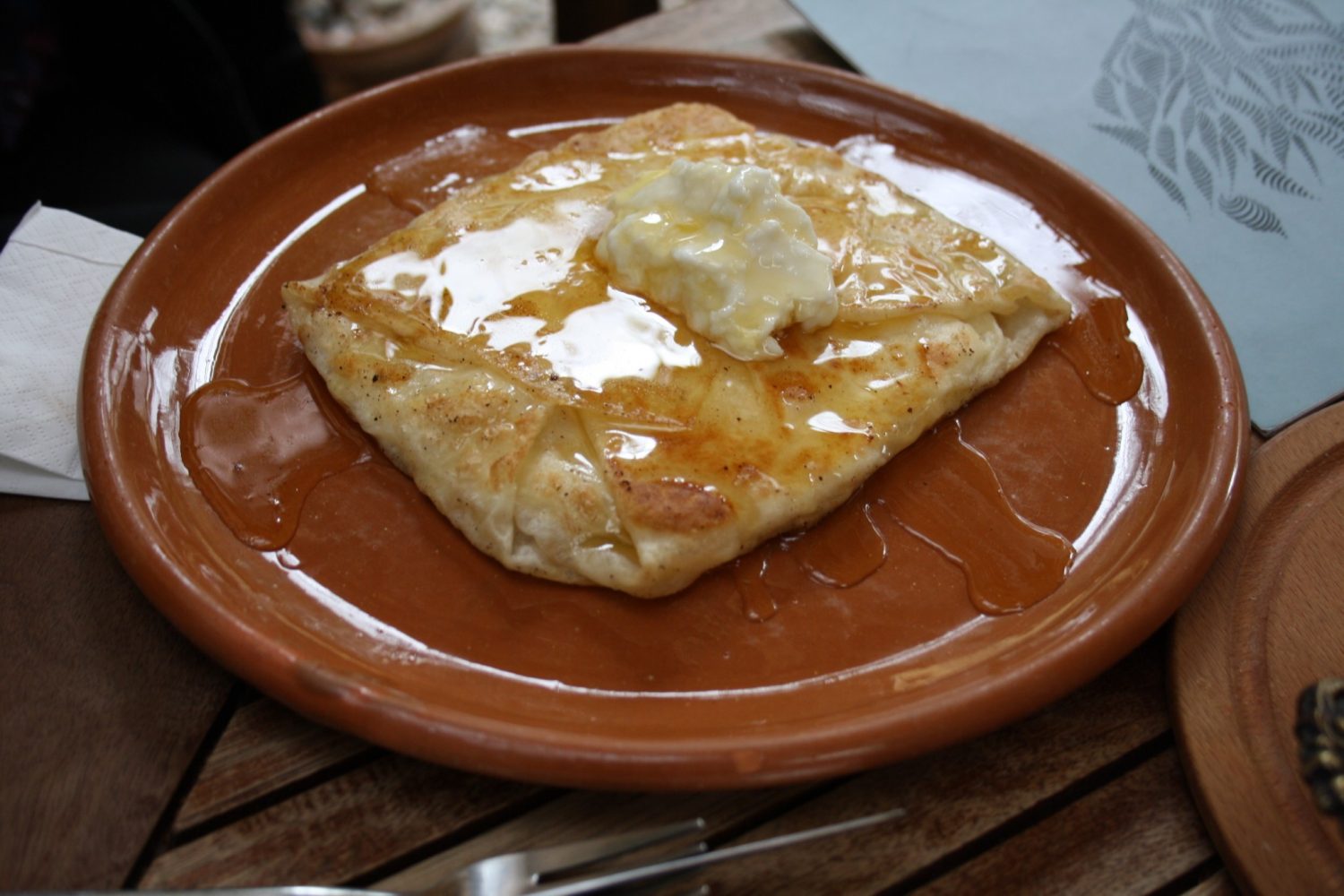 bal-kaymaklı-lorlu-gözleme-kahve6-cihangir